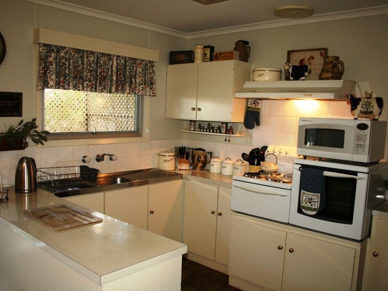 5 Buttfield Ave, Port Vincent SA 5581