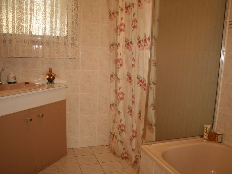 5 Buttfield Ave, Port Vincent SA 5581