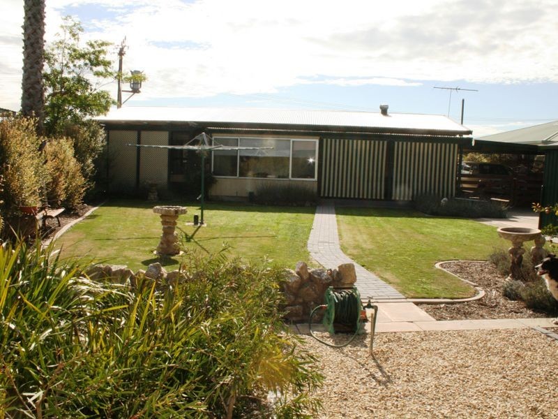 5 Buttfield Ave, Port Vincent SA 5581