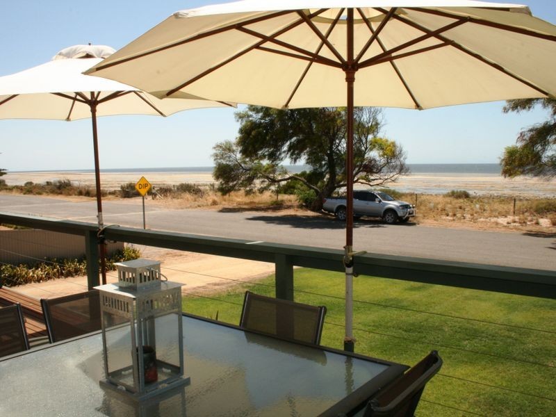 38 Esplanade, Port Vincent SA 5581