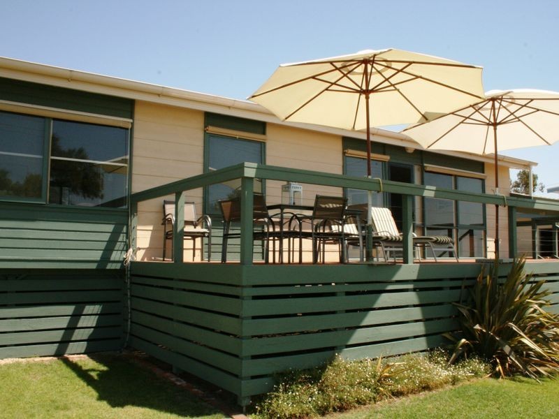 38 Esplanade, Port Vincent SA 5581