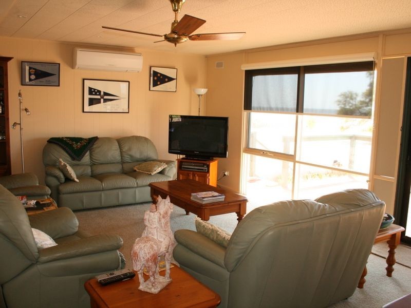 38 Esplanade, Port Vincent SA 5581