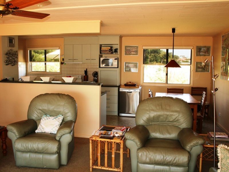 38 Esplanade, Port Vincent SA 5581