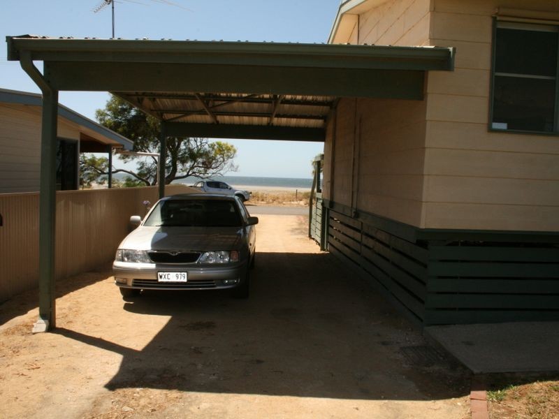 38 Esplanade, Port Vincent SA 5581