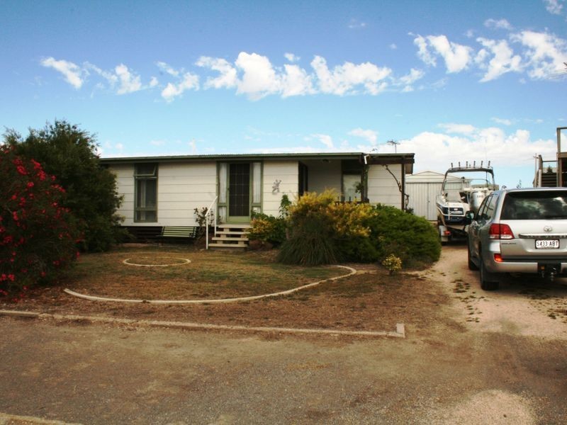 11 Young Avenue, Port Vincent SA 5581
