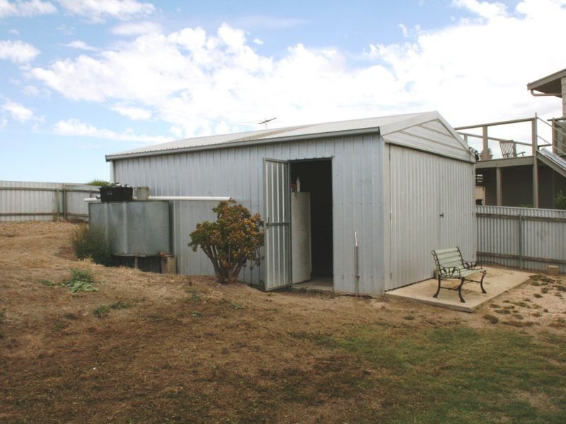 11 Young Avenue, Port Vincent SA 5581