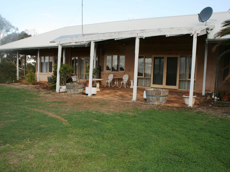 Section/100 Cemetery Road, Minlaton SA 5575