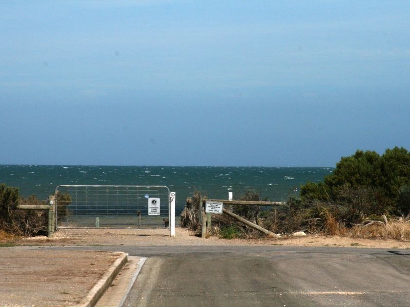 9 Ford Ave, Port Vincent SA 5581