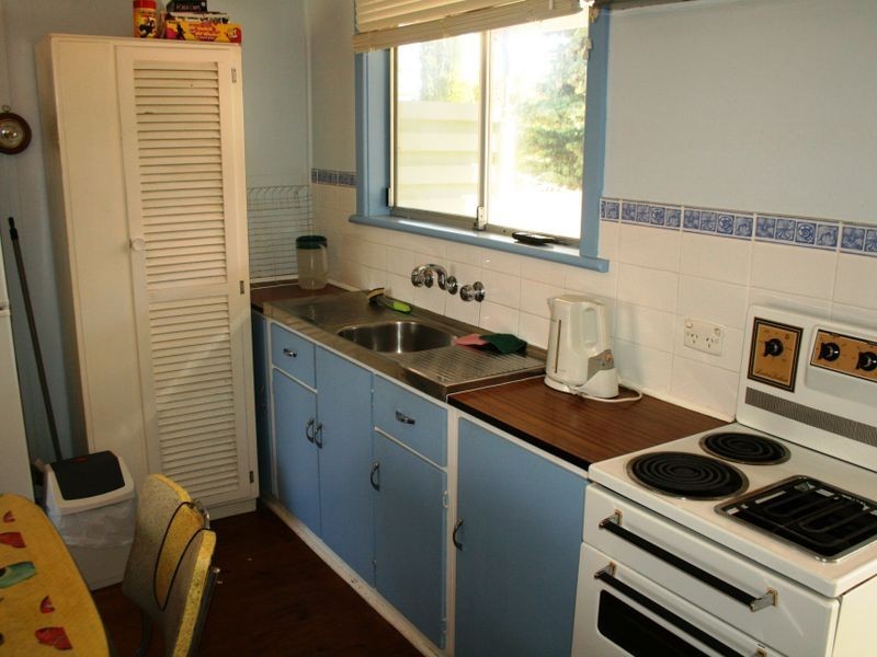 9 Ford Ave, Port Vincent SA 5581