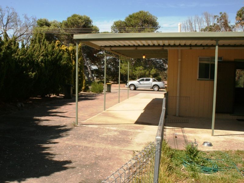 9 Ford Ave, Port Vincent SA 5581
