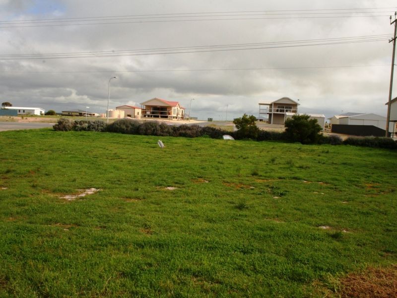 114 Bayview Road, Point Turton SA 5575
