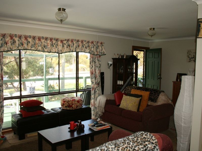 13 Wauraltee Road, Port Vincent SA 5581
