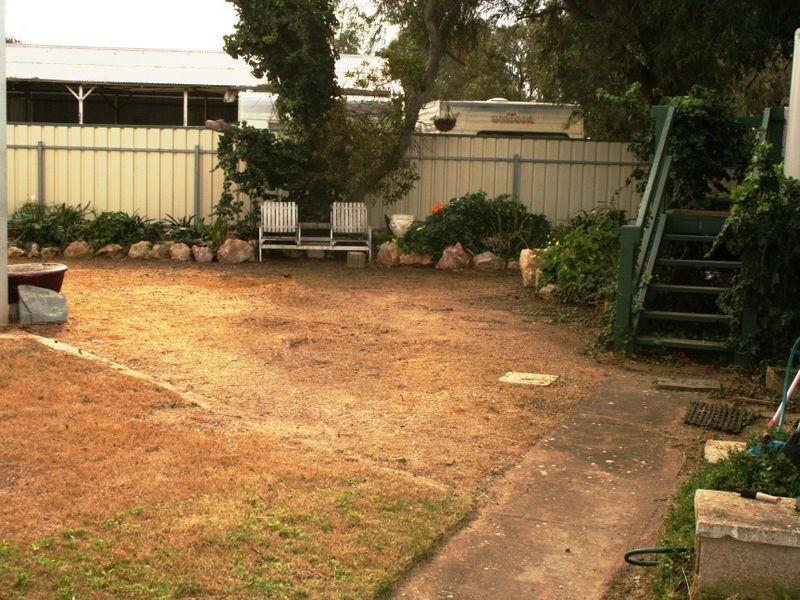 13 Wauraltee Road, Port Vincent SA 5581