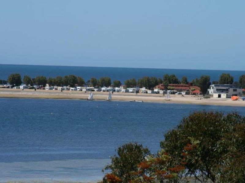 14 Buttfield Ave, Port Vincent SA 5581
