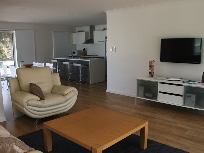 17 Wellington Drive, Port Julia SA 5575