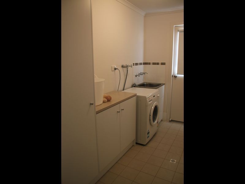 17 Wellington Drive, Port Julia SA 5575
