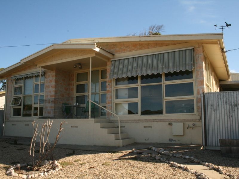 17 Young Ave, Port Vincent SA 5581