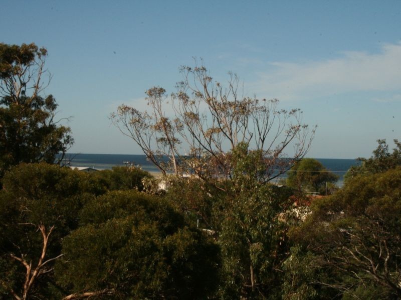 17 Young Ave, Port Vincent SA 5581