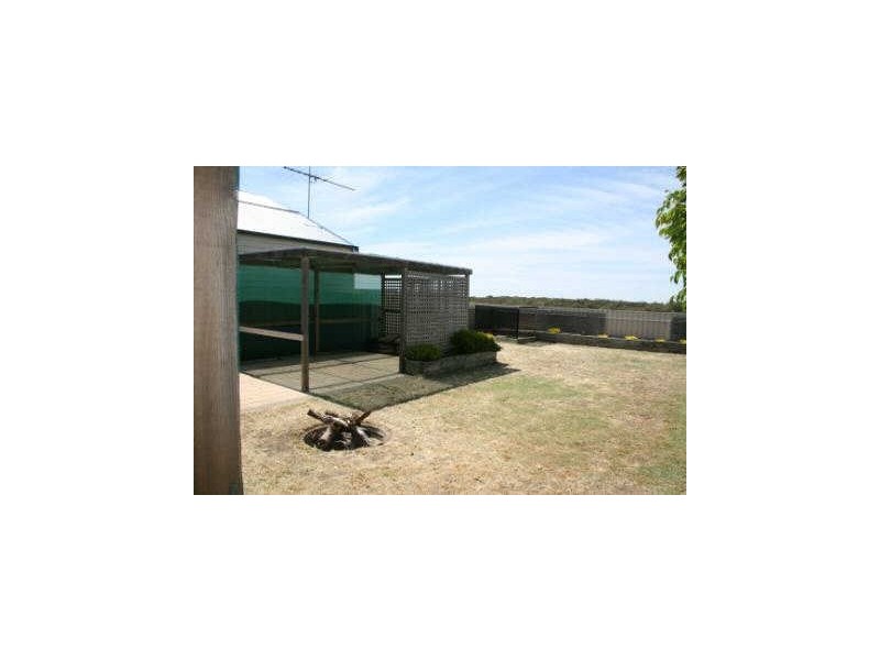 32 Mesnil Drive, Port Clinton SA 5570