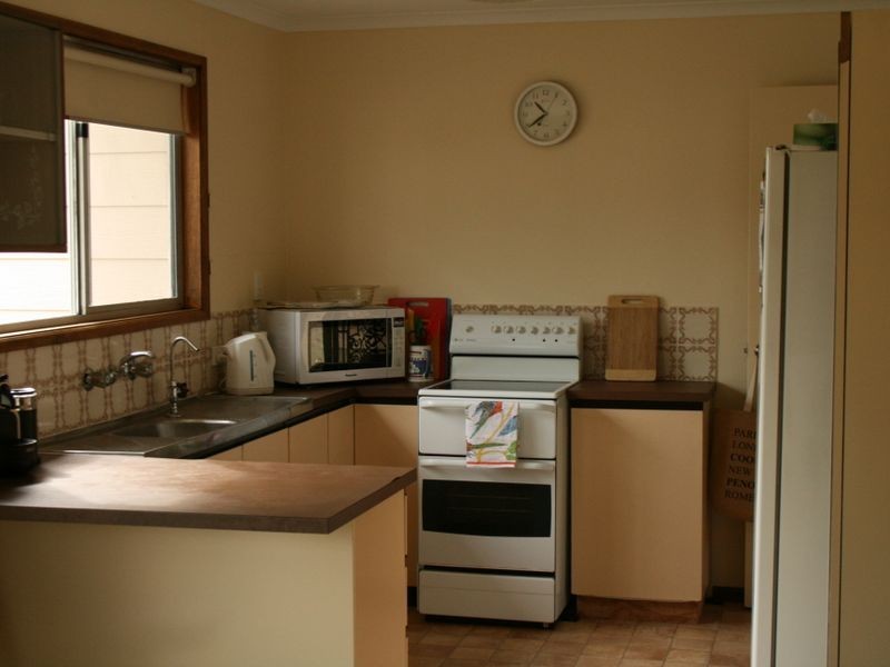12 Cameron Street, Port Vincent SA 5581