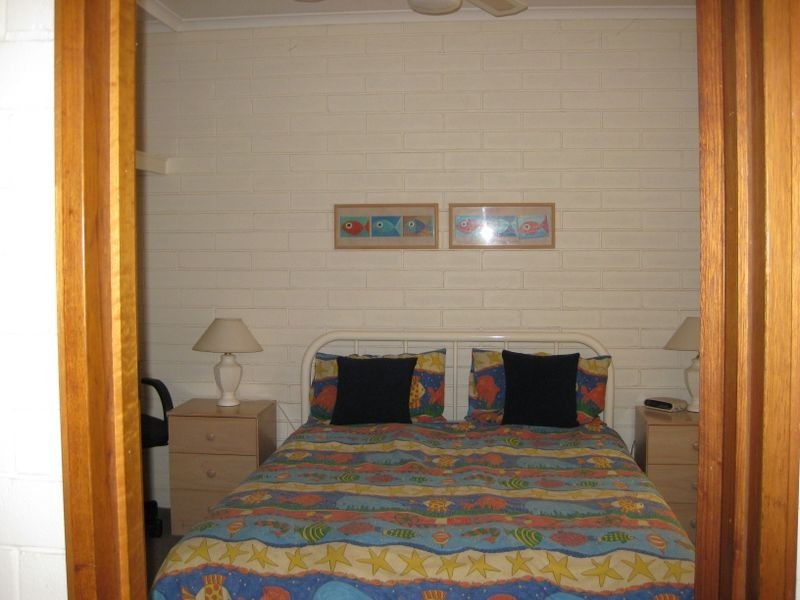 U 8 Fishermans Retreat/ Parsons St, Port Vincent SA 5581