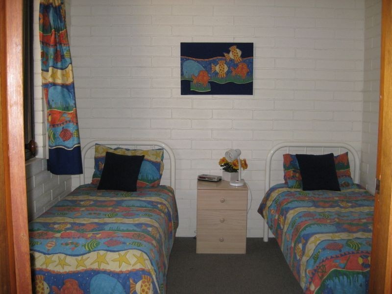 U 8 Fishermans Retreat/ Parsons St, Port Vincent SA 5581