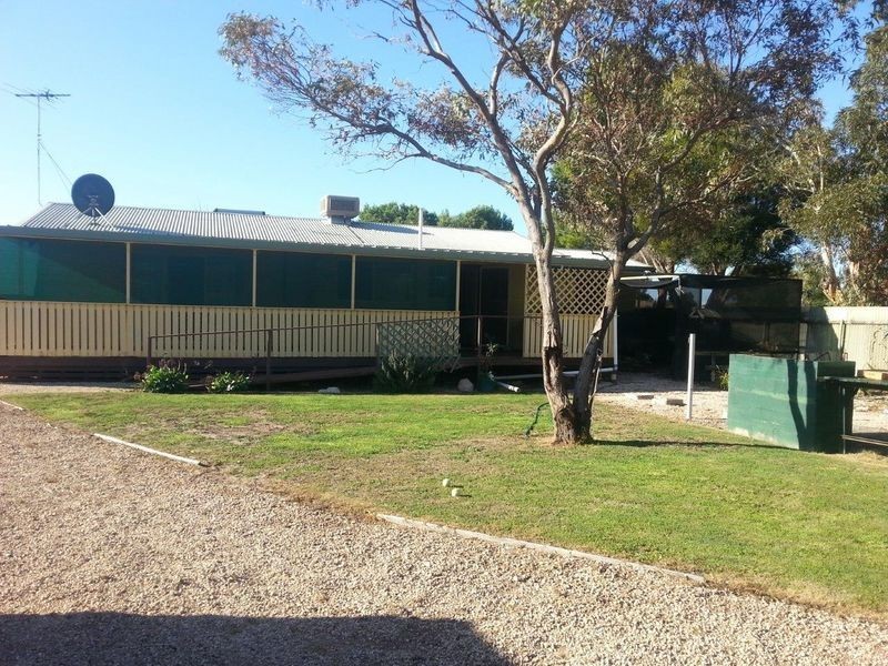 32 Yararoo Drive, Port Clinton SA 5570