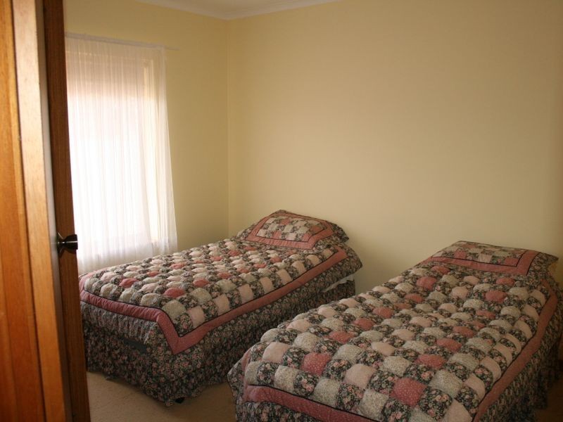 12 Horn Street, Price SA 5570