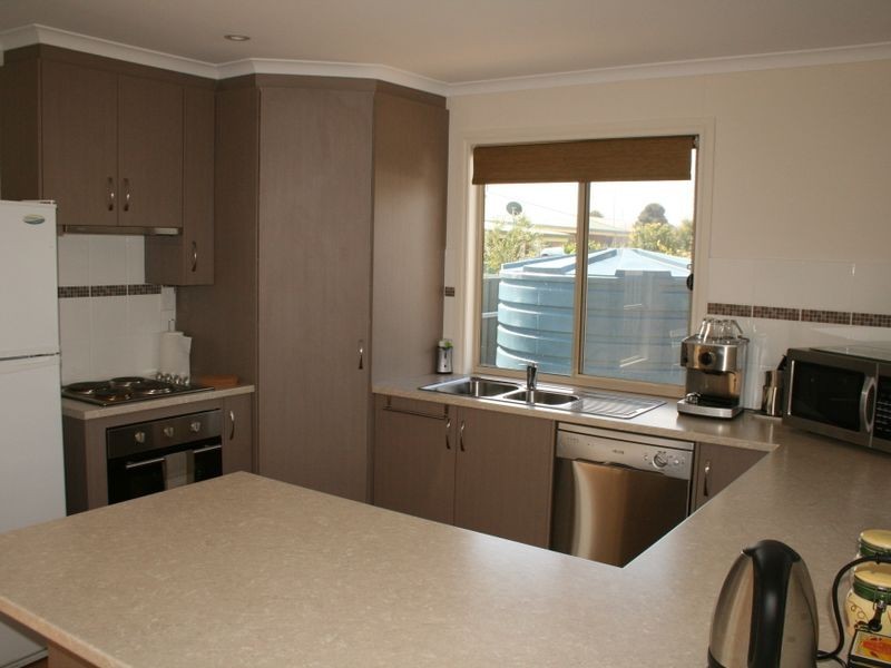 5 Stormbird Street, Port Vincent SA 5581