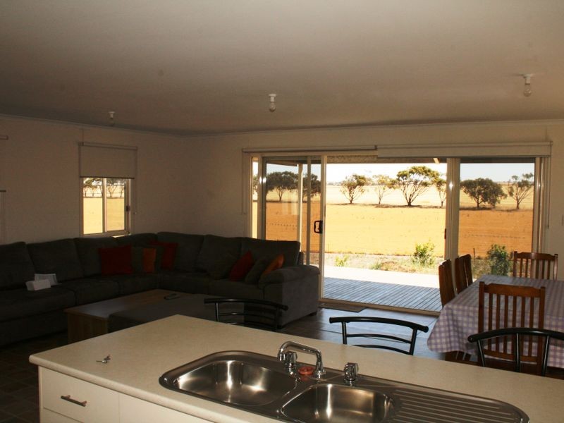 13 Douglas Court, Tiddy Widdy Beach SA 5571