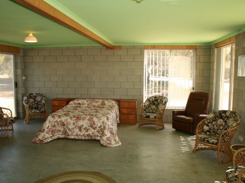 75 Marine Parade / Lime Kiln Rd, Port Vincent SA 5581