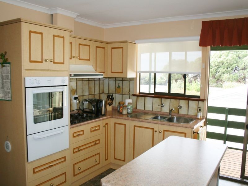 9 Gweneth Court, Port Vincent SA 5581