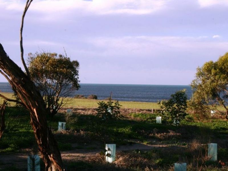 Lots 6-8 & Tickera Court, Port Julia SA 5575