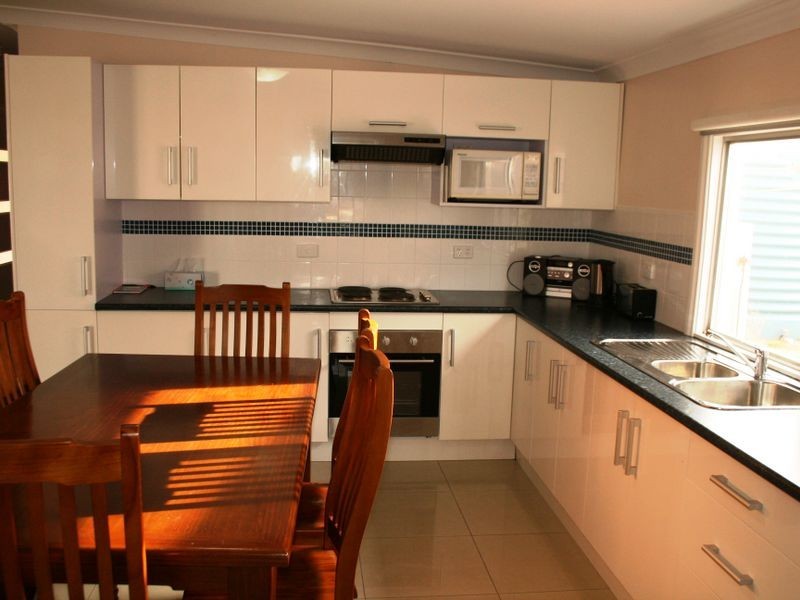 11 Marine Parade, Port Vincent SA 5581