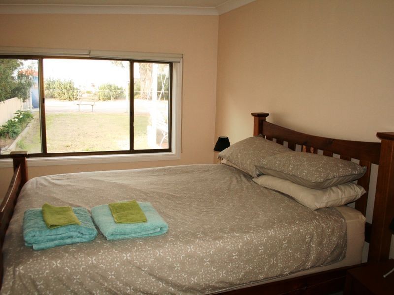 11 Marine Parade, Port Vincent SA 5581