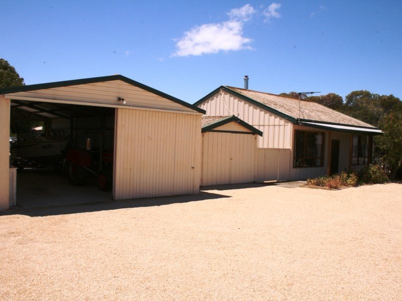 35 Parade, Price SA 5570