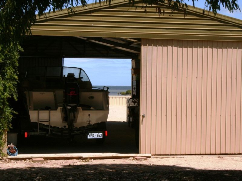 35 Parade, Price SA 5570