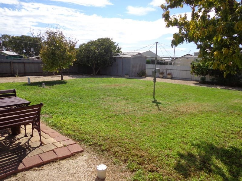 3 Yoolamardy Terrace, Port Clinton SA 5570