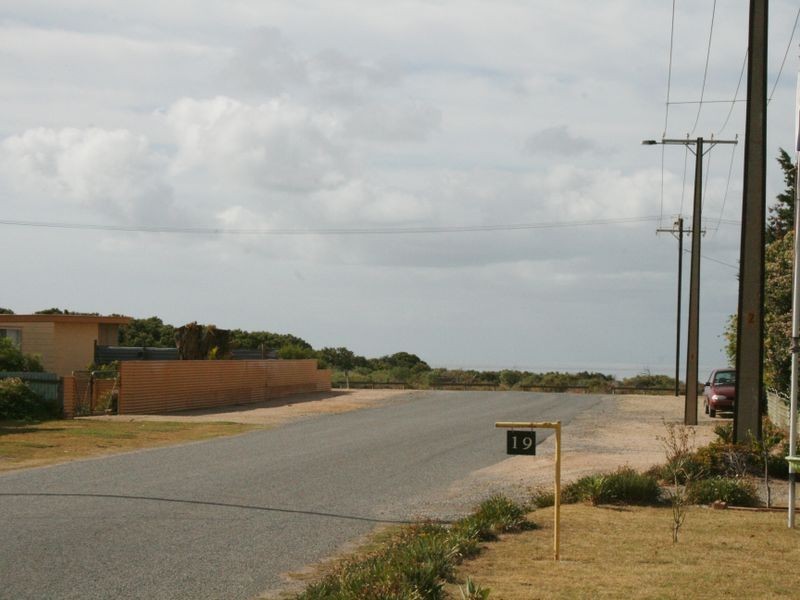 17 Kurilla Street, Port Clinton SA 5570