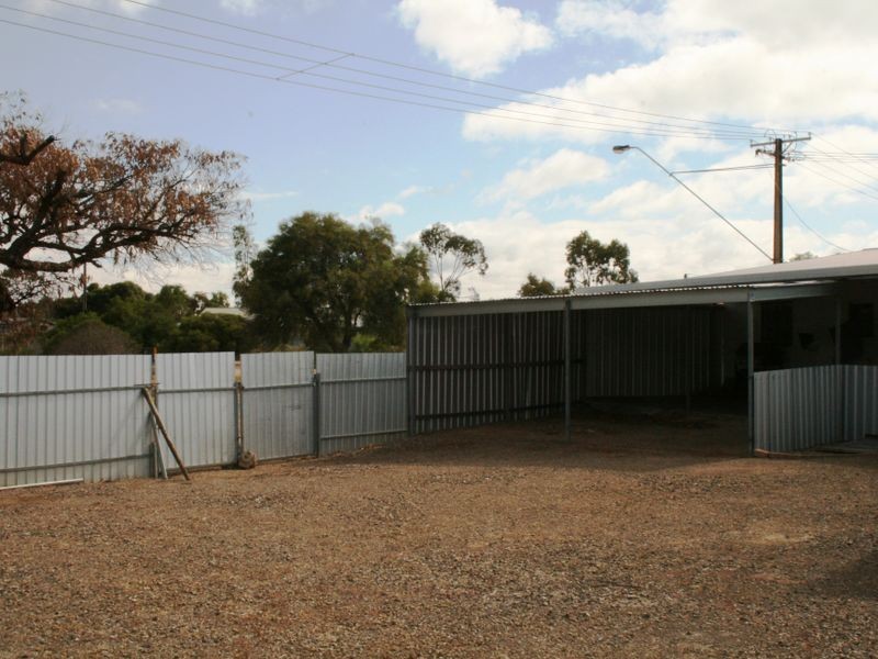 17 Kurilla Street, Port Clinton SA 5570