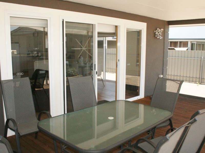 11 Stormbird Street, Port Vincent SA 5581