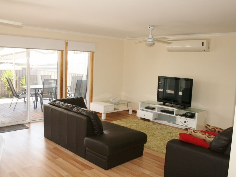 11 Stormbird Street, Port Vincent SA 5581