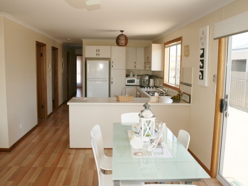 11 Stormbird Street, Port Vincent SA 5581