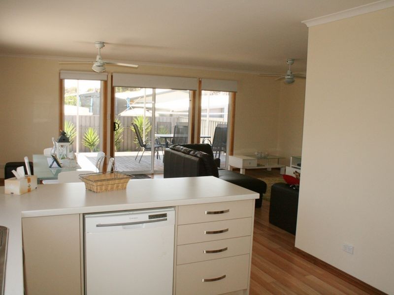 11 Stormbird Street, Port Vincent SA 5581