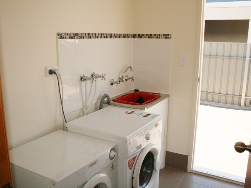 11 Stormbird Street, Port Vincent SA 5581