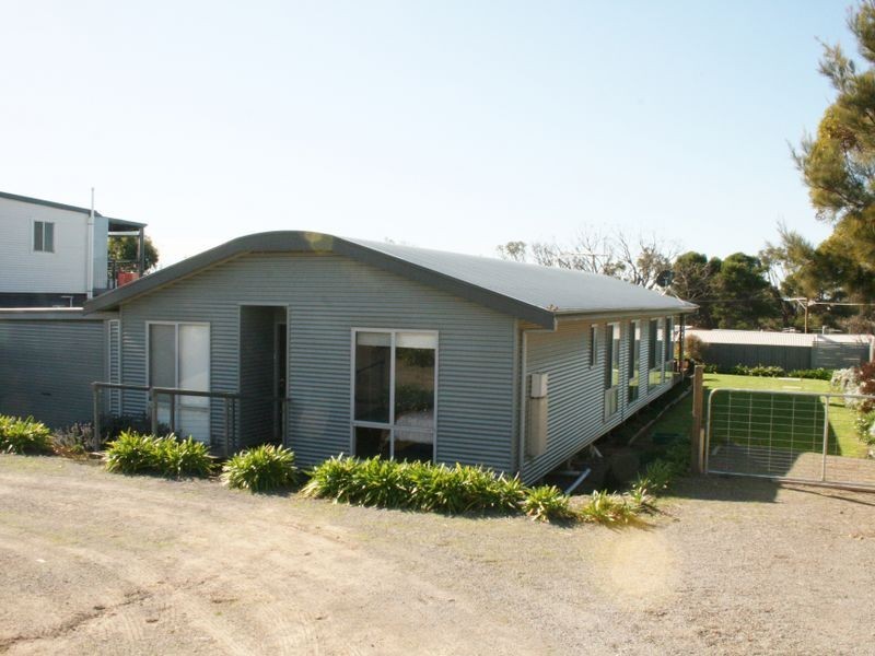 12 Young Street, Port Vincent SA 5581