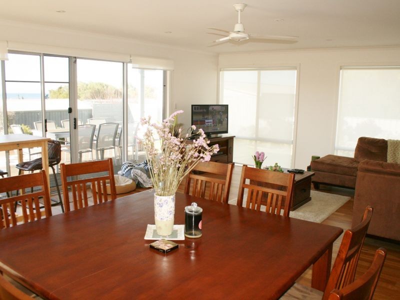 12 Young Street, Port Vincent SA 5581