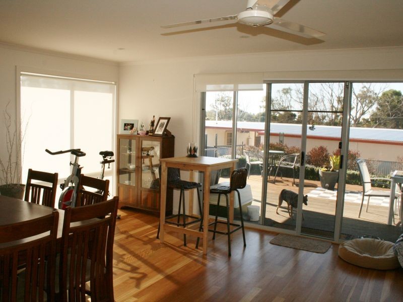 12 Young Street, Port Vincent SA 5581