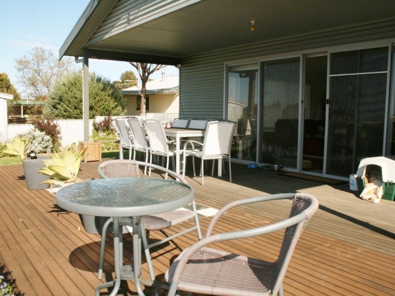 12 Young Street, Port Vincent SA 5581