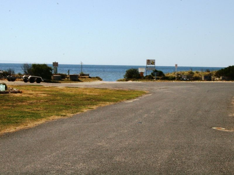 11 Beach Road, Pine Point SA 5571